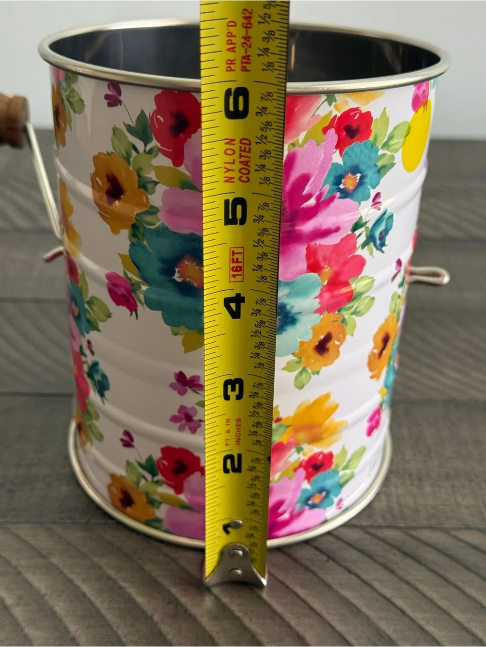 The Pioneer Woman Floral Breezy Blossom Flour Sifter 3 Cup Retired